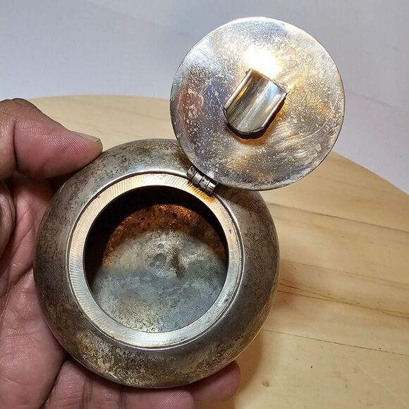 Vinage Silver Plate Pocket/Compact Round Ashtray With Hinged Lid Cigar Holder - Picture 6 of 9